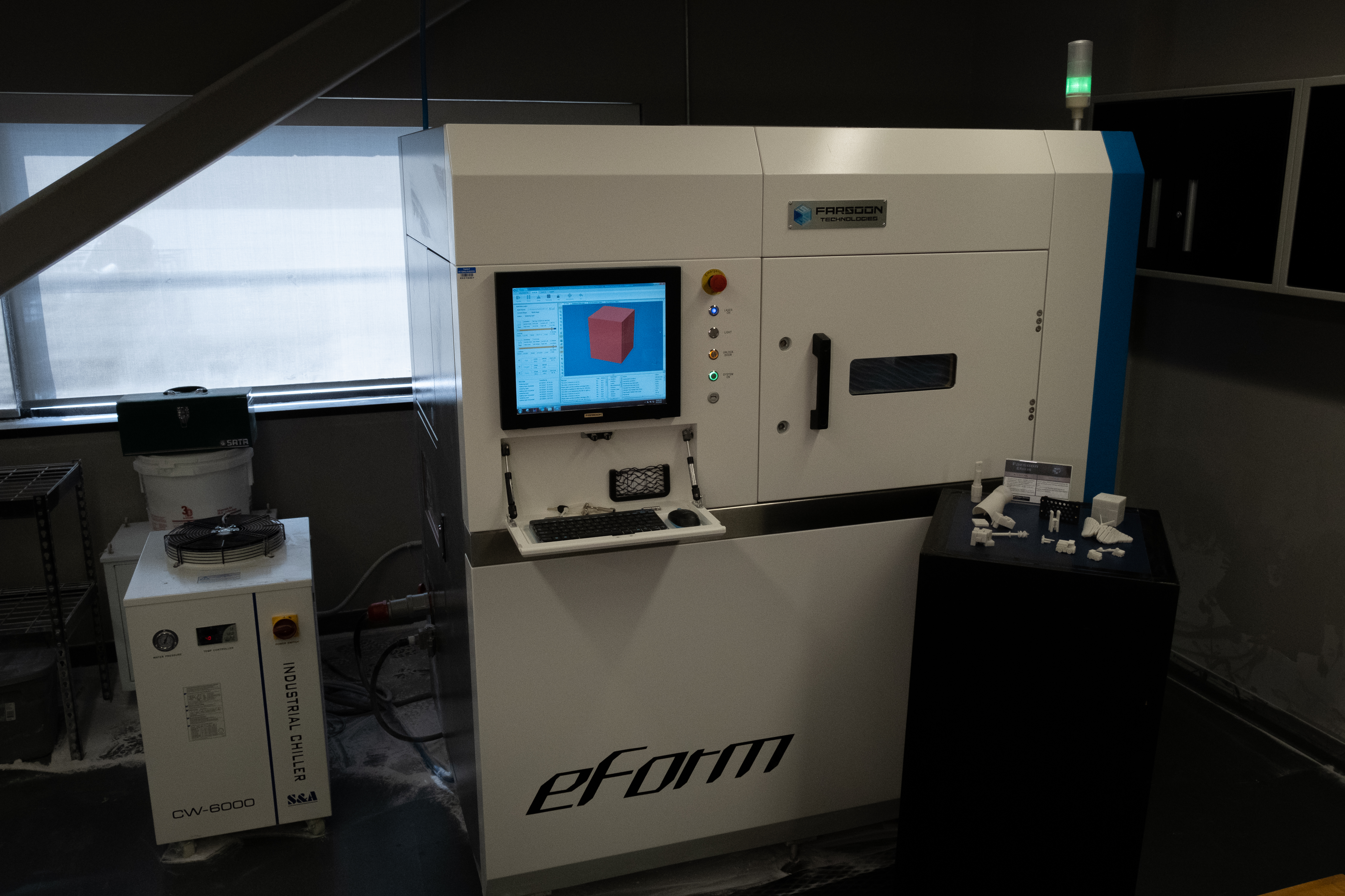 The SiMT's Farsoon Eform 3D printer.